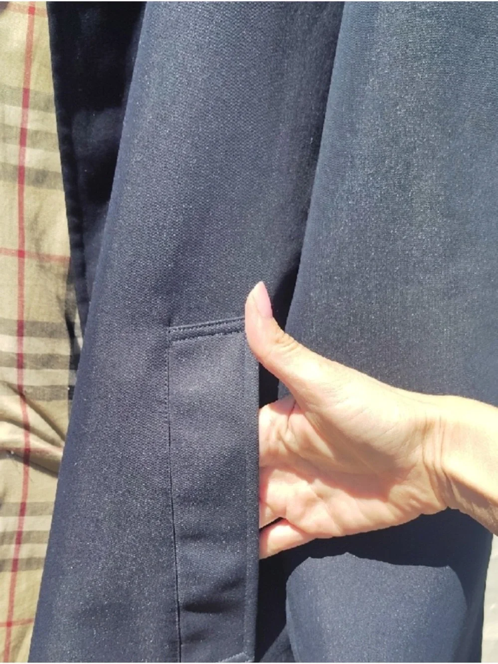 Burberry Mens Dark Navy Trench Coat. Timeless and Classic Style. 
Retail $2,250 - Picture 6 of 7